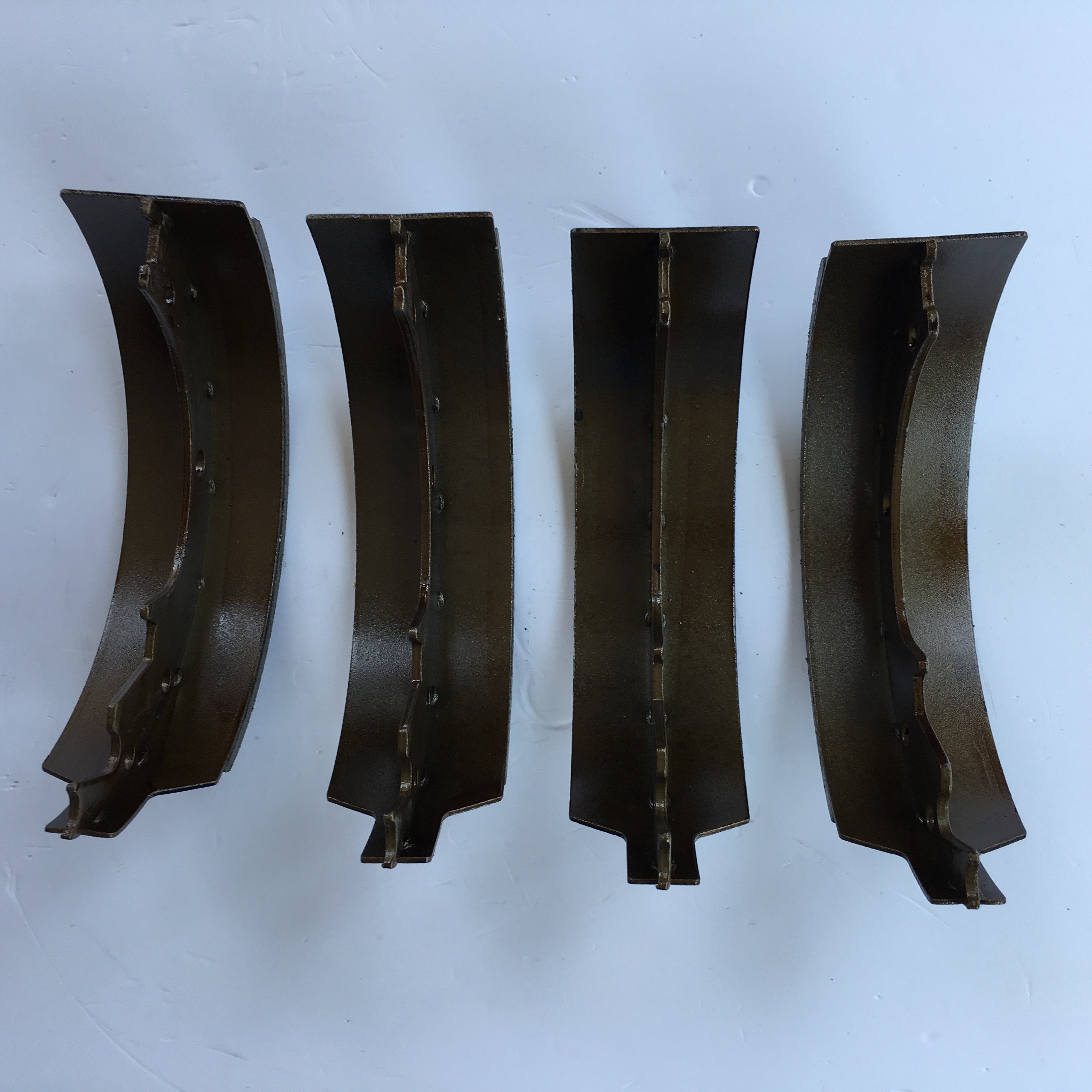 The Manufacturer Sells High Quality Drum Brake Shoe Assembly and Brake Shoes for BJ1305