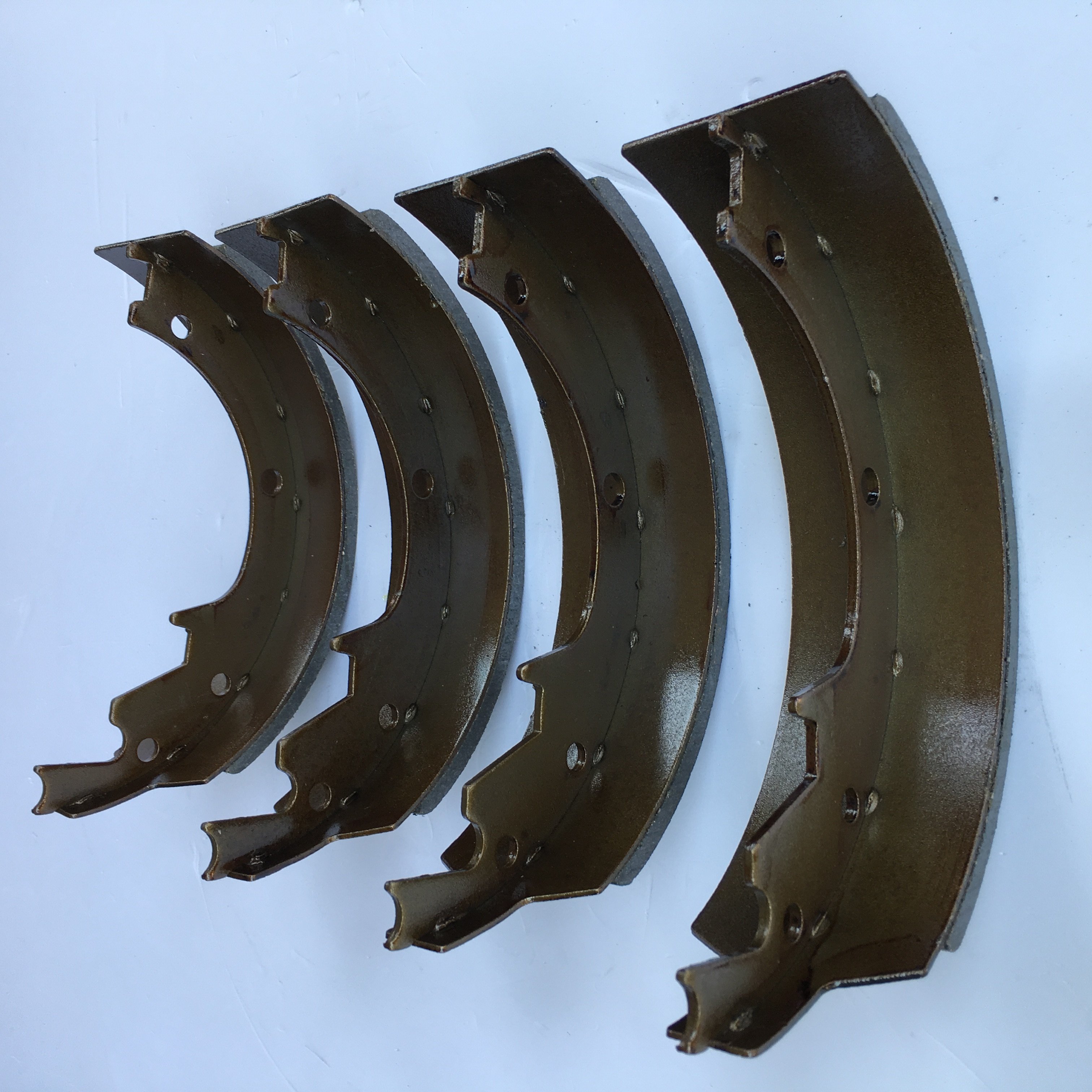 The Manufacturer Sells High Quality Drum Brake Shoe Assembly and Brake Shoes for BJ1305