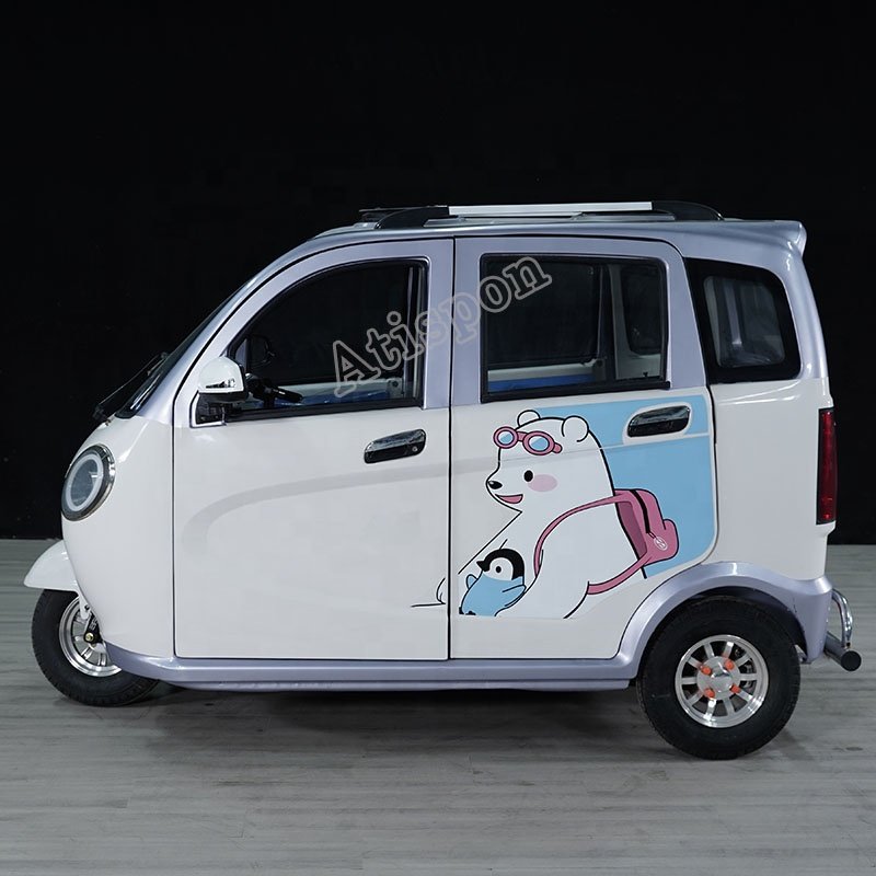 Enclosed Mobility 3 Wheel Electric Scooter Camper 4 Person Mini Trike Electric Tricycle With Cabin