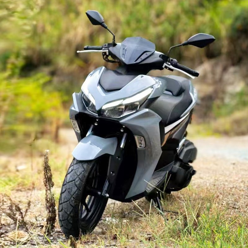 New Designed NVX 150cc Gasoline Motorcycle Powerful 4 Stroke Water Cooled Engine 105km/h Max Speed Dual Disc Brake Gas Scooter