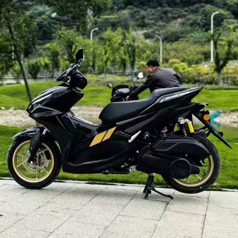 New Designed NVX 150cc Gasoline Motorcycle Powerful 4 Stroke Water Cooled Engine 105km/h Max Speed Dual Disc Brake Gas Scooter
