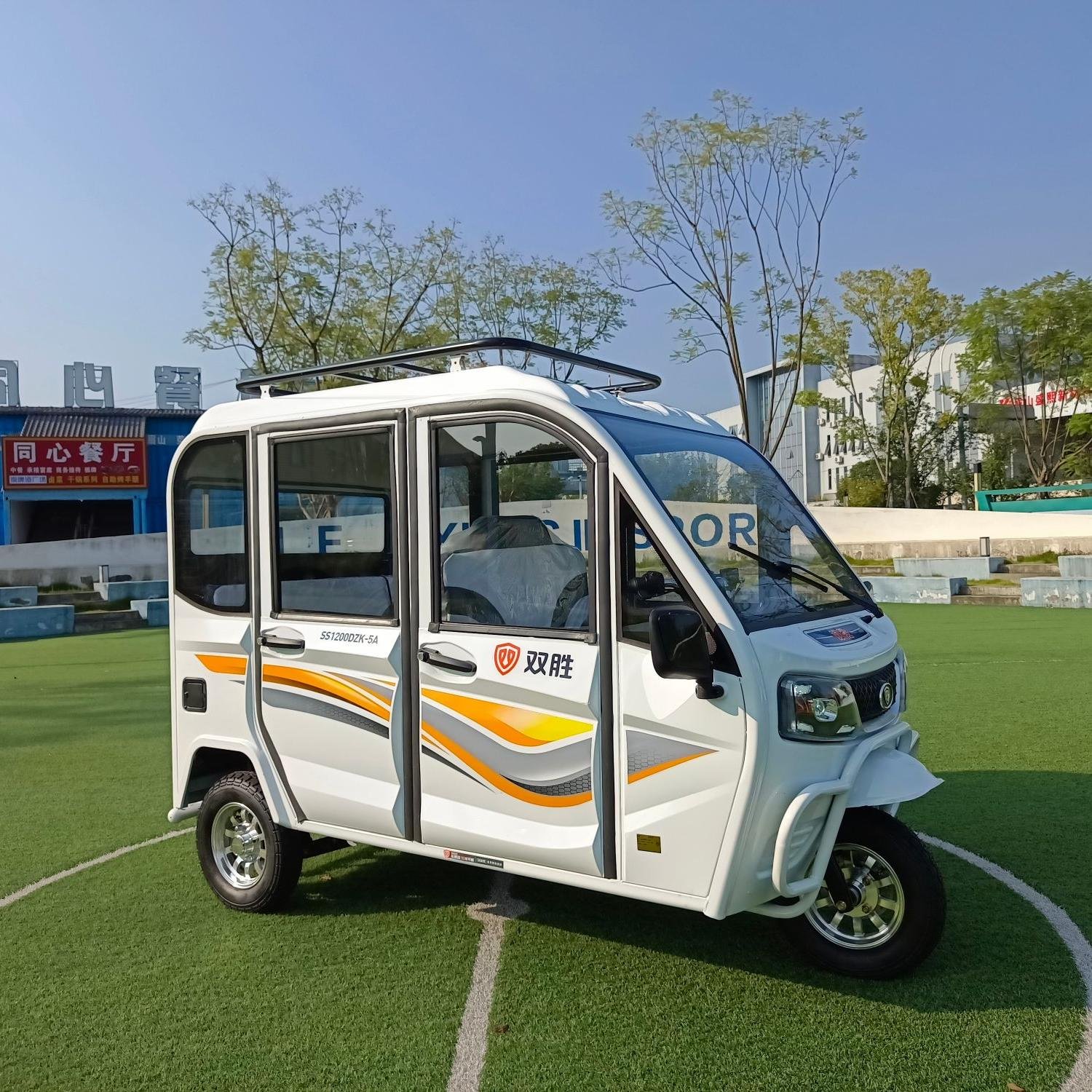 Factory New 2000W Electric Rickshaw Stylish Cabin for Adult Passenger Motorized Trike Electric Tricycles for Taxi Use