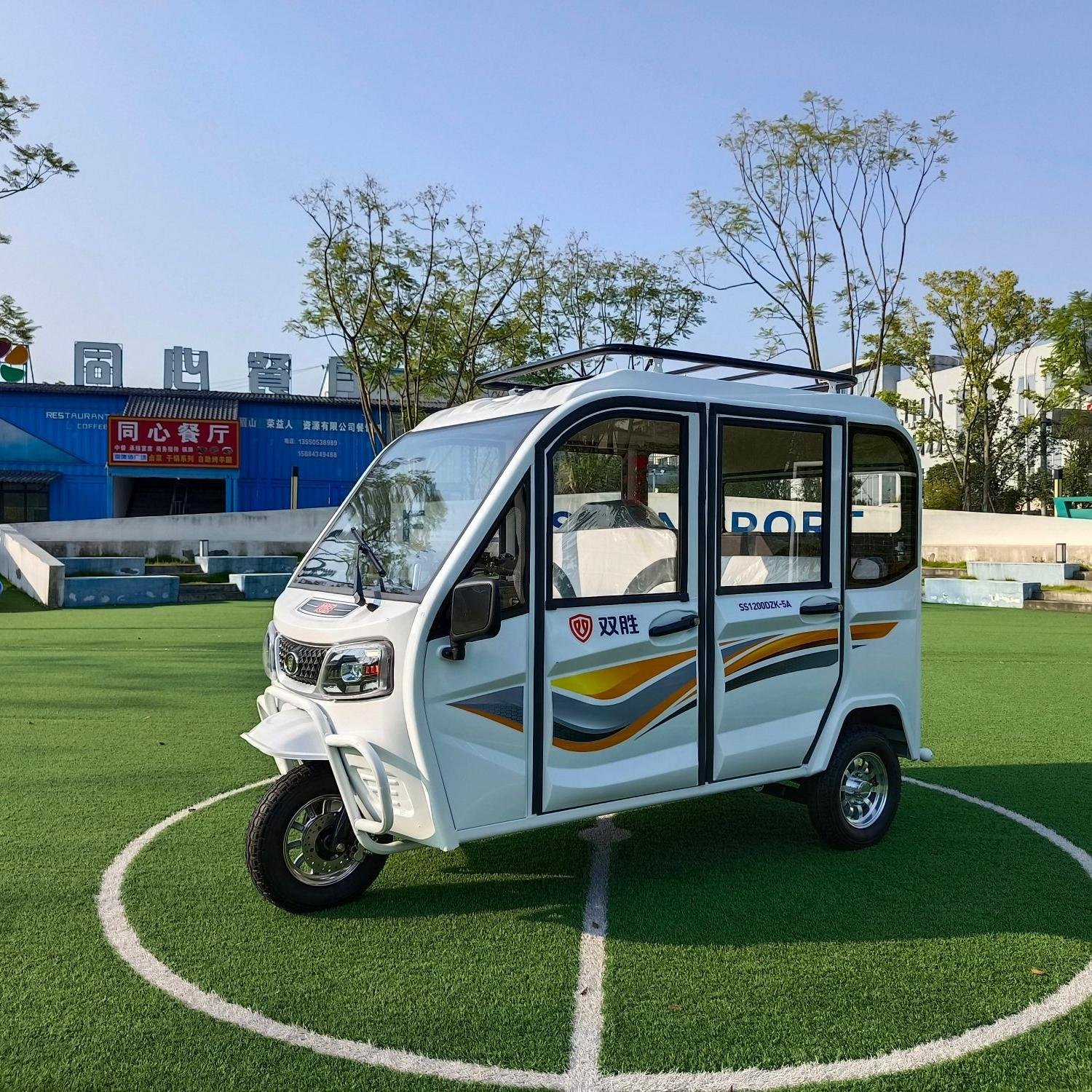 Factory New 2000W Electric Rickshaw Stylish Cabin for Adult Passenger Motorized Trike Electric Tricycles for Taxi Use