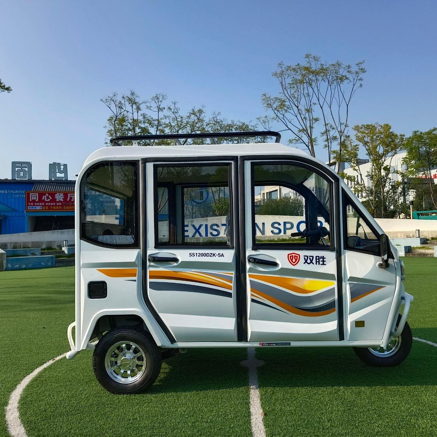 Factory New 2000W Electric Rickshaw Stylish Cabin for Adult Passenger Motorized Trike Electric Tricycles for Taxi Use