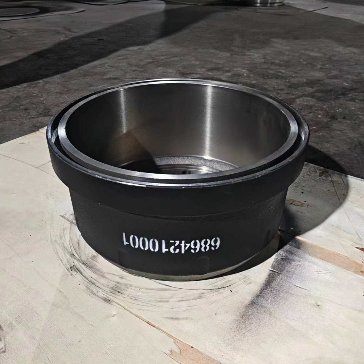 High Quality Heavy Duty Truck Brake Drum 3054230401 3054230301 Truck Brake Drums 6584210001 6864210001 For Mercedes Benz