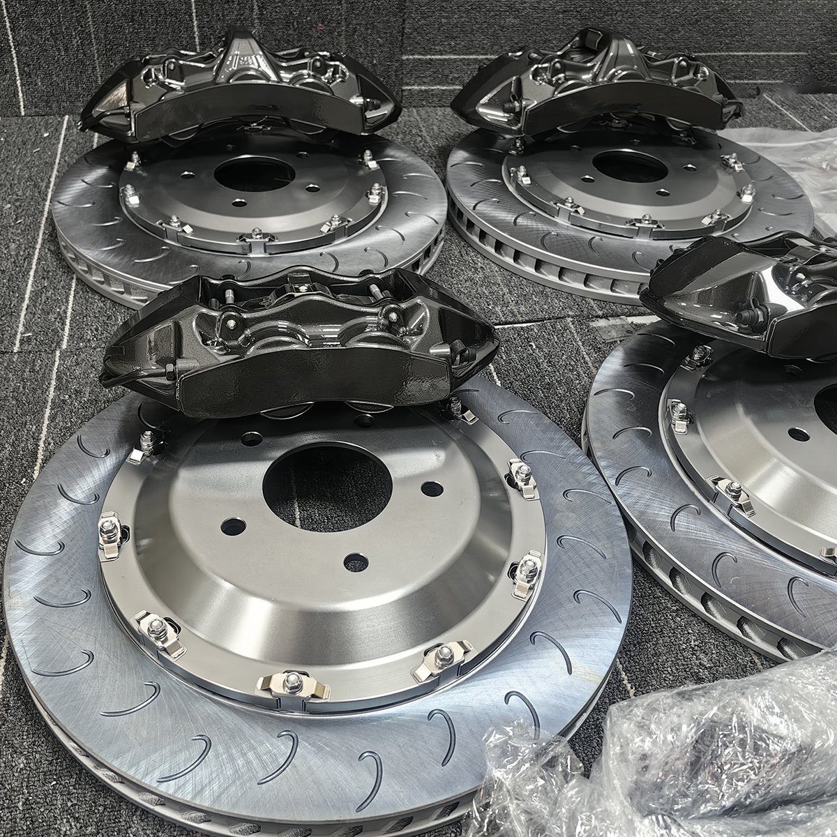 GT4 4 Piston Caliper GT6 6 Piston Caliper Front/Rear Big Brake Caliper Kit Disc Brake System Kit for Bm3 Bm5 Bm6 Bm8 Z6 Series