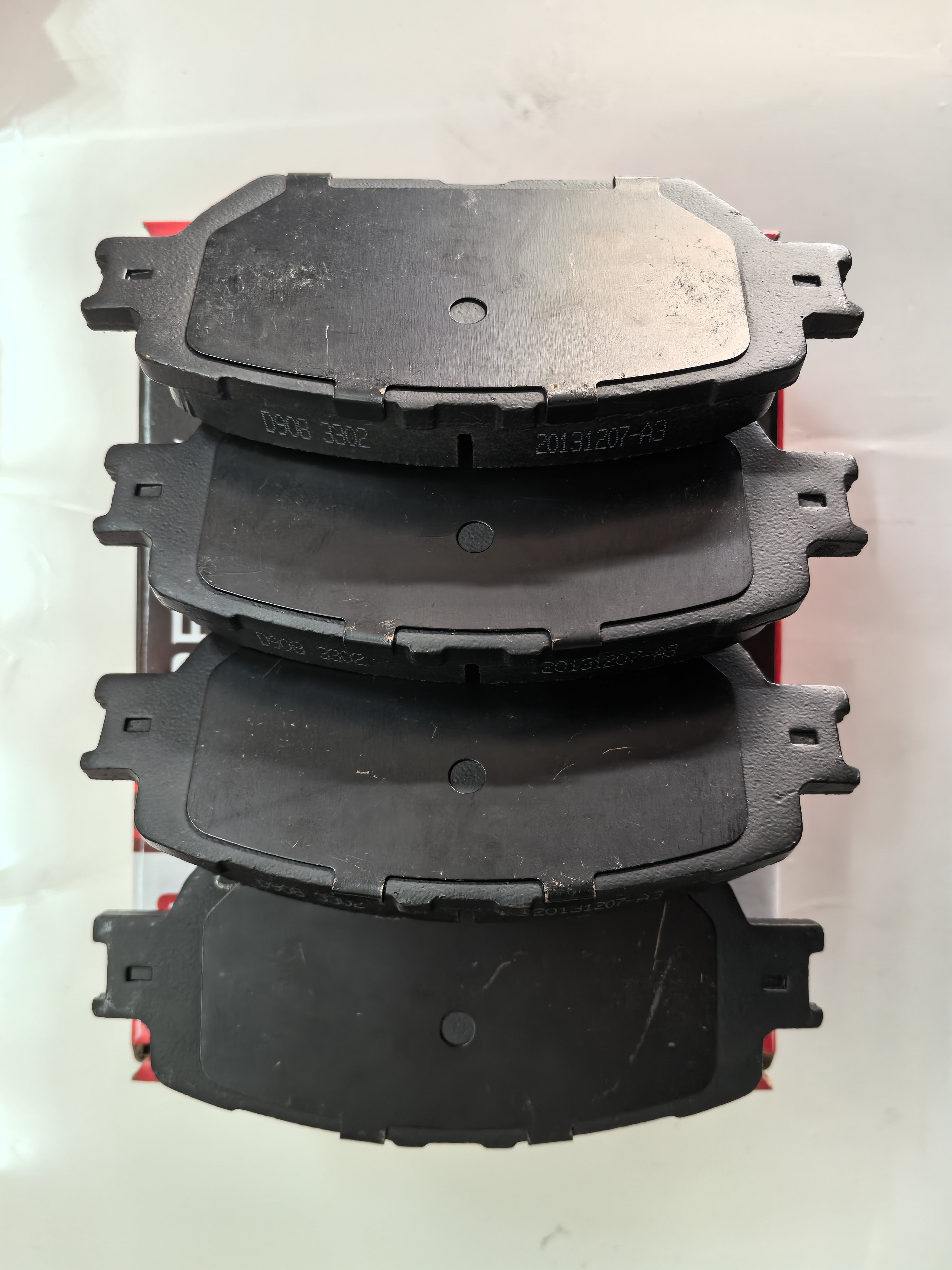 D1052-7787 Front Brake Pads for Toyota Crown Athlete/Camry/Crown Majesta/Isis/Mark X/Windom/Yaris/Vios/Limon
