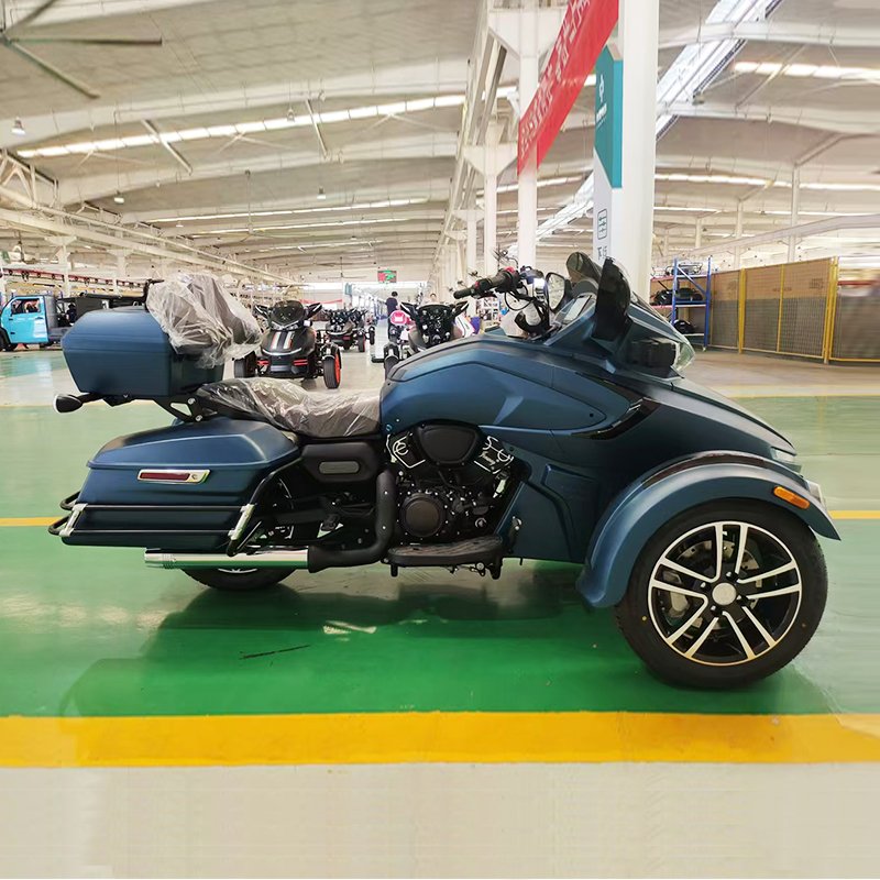 EPA & EEC Certified 400CC Customizable Reverse Three-Wheel Gas Scooter 240kmh Max Speed CBS Disc Brake for Long Distance Travel