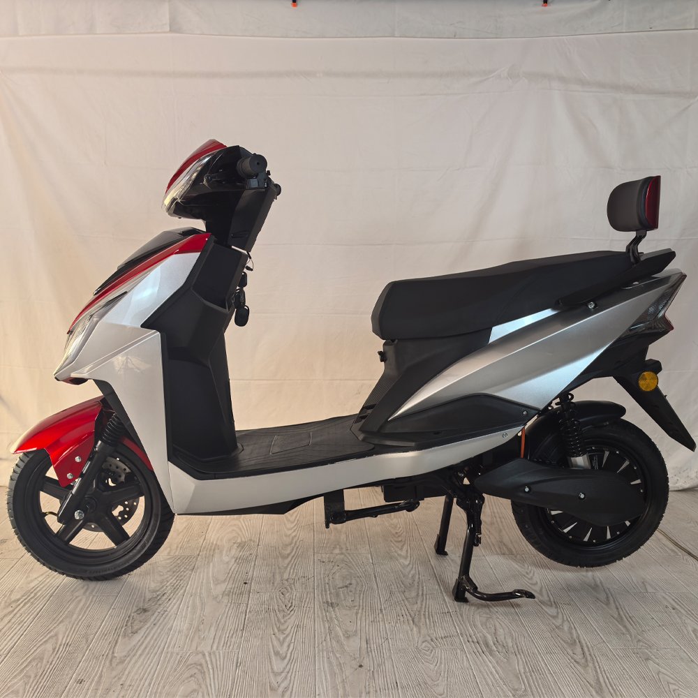 2023 High Quality Cheap 1500W 48v 60V Electric Scooter Electric Motorcycles for Adults
