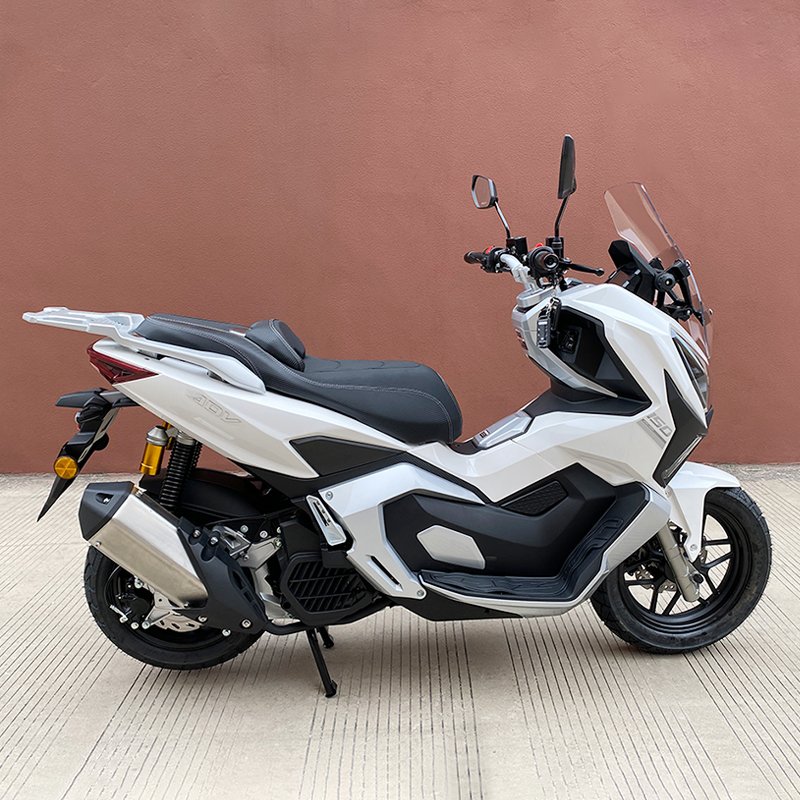 New Launch ADV150cc Gasoline Motorcycle WaterCooled Engine EFI System ABS Disc Brake MaxSpeed105kmh Powerful Gas Scooter on Road