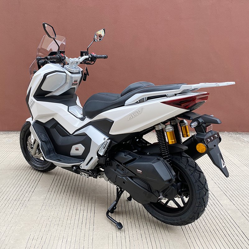 New Launch ADV150cc Gasoline Motorcycle WaterCooled Engine EFI System ABS Disc Brake MaxSpeed105kmh Powerful Gas Scooter on Road