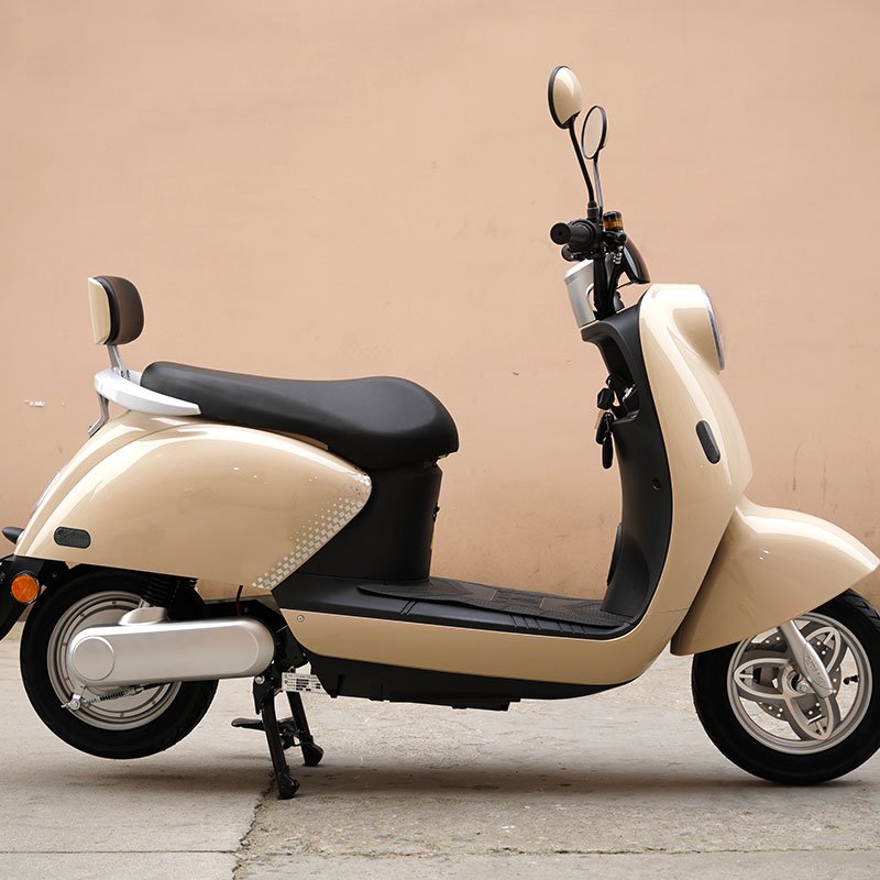 Factory Direct Sales Multi Function Fashion Two Wheel High-speed Long-range Electric Motorcycle