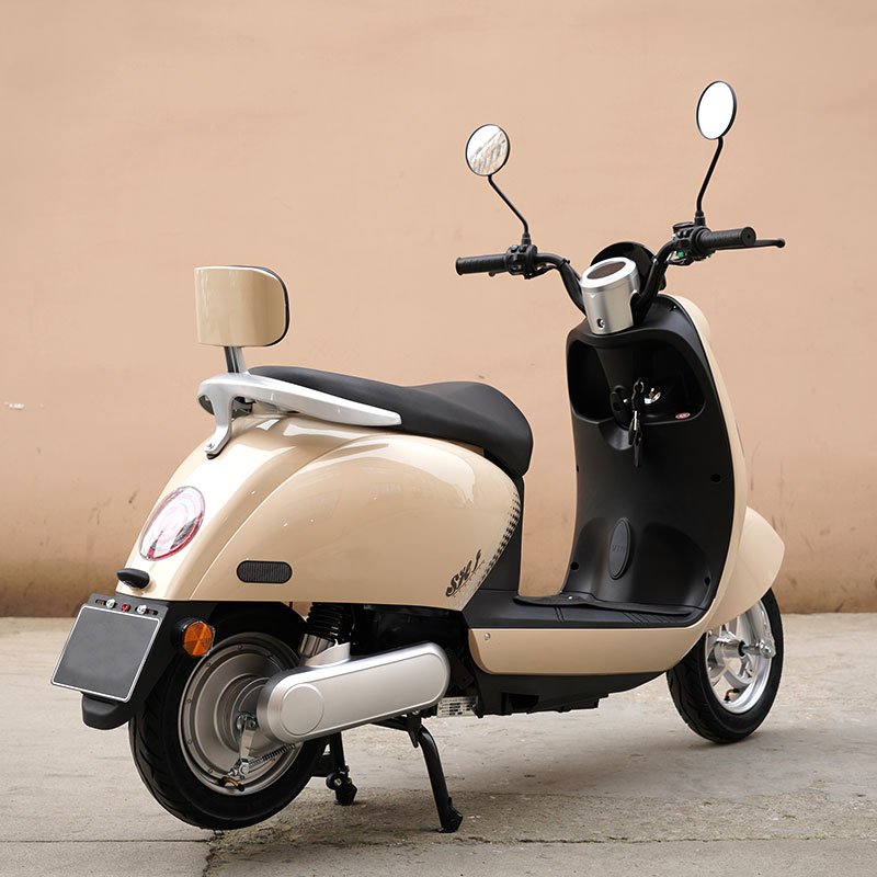 Factory Direct Sales Multi Function Fashion Two Wheel High-speed Long-range Electric Motorcycle