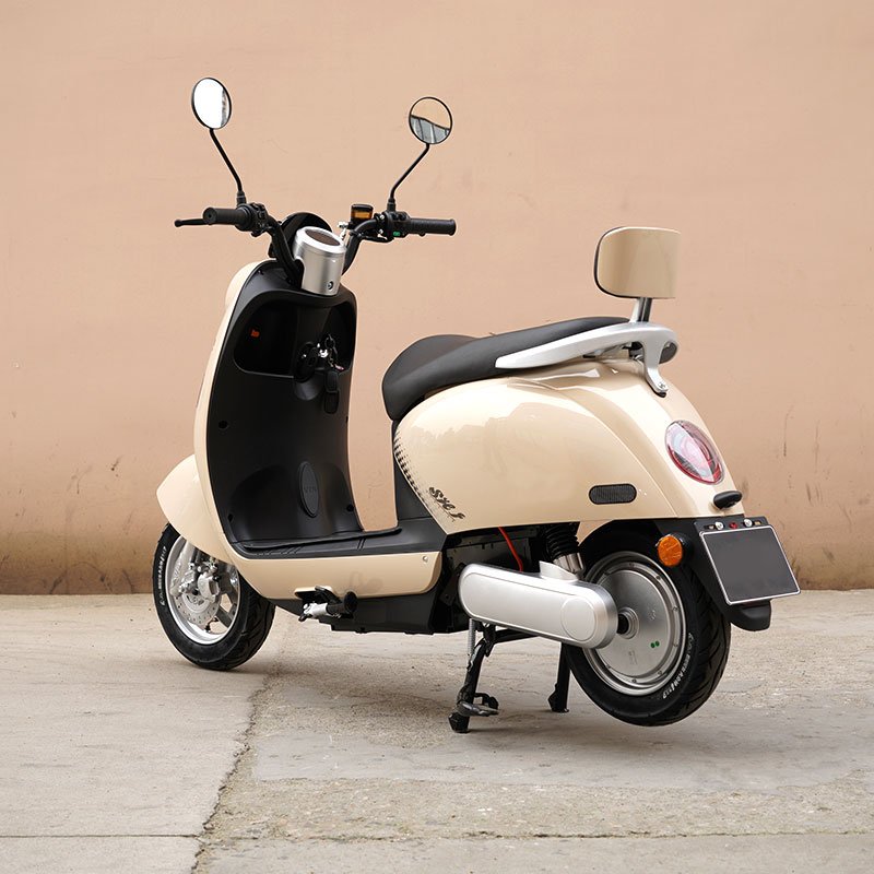 Factory Direct Sales Multi Function Fashion Two Wheel High-speed Long-range Electric Motorcycle