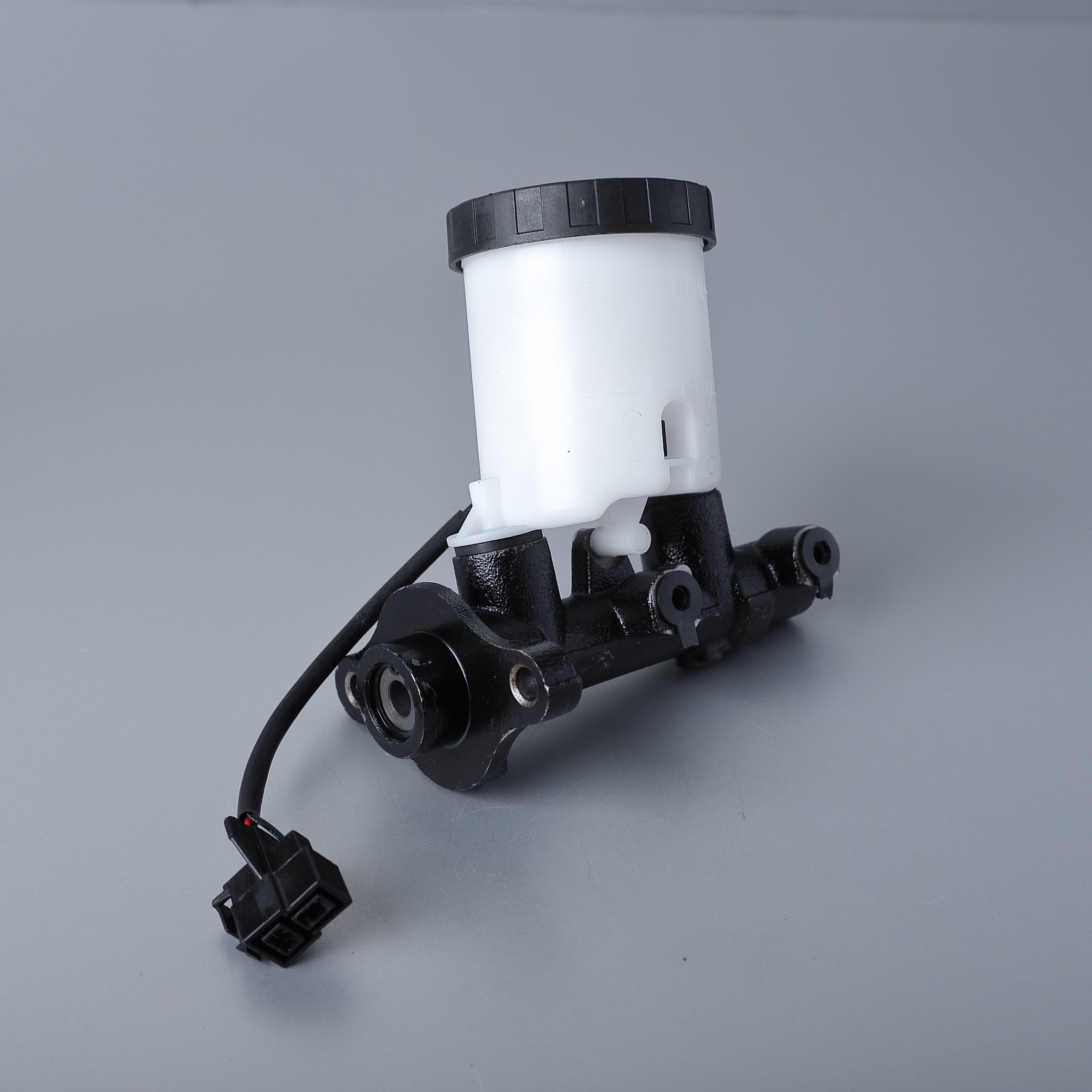 Oem Standard Brake Master Cylinder KL15043400 Specifically for Cars