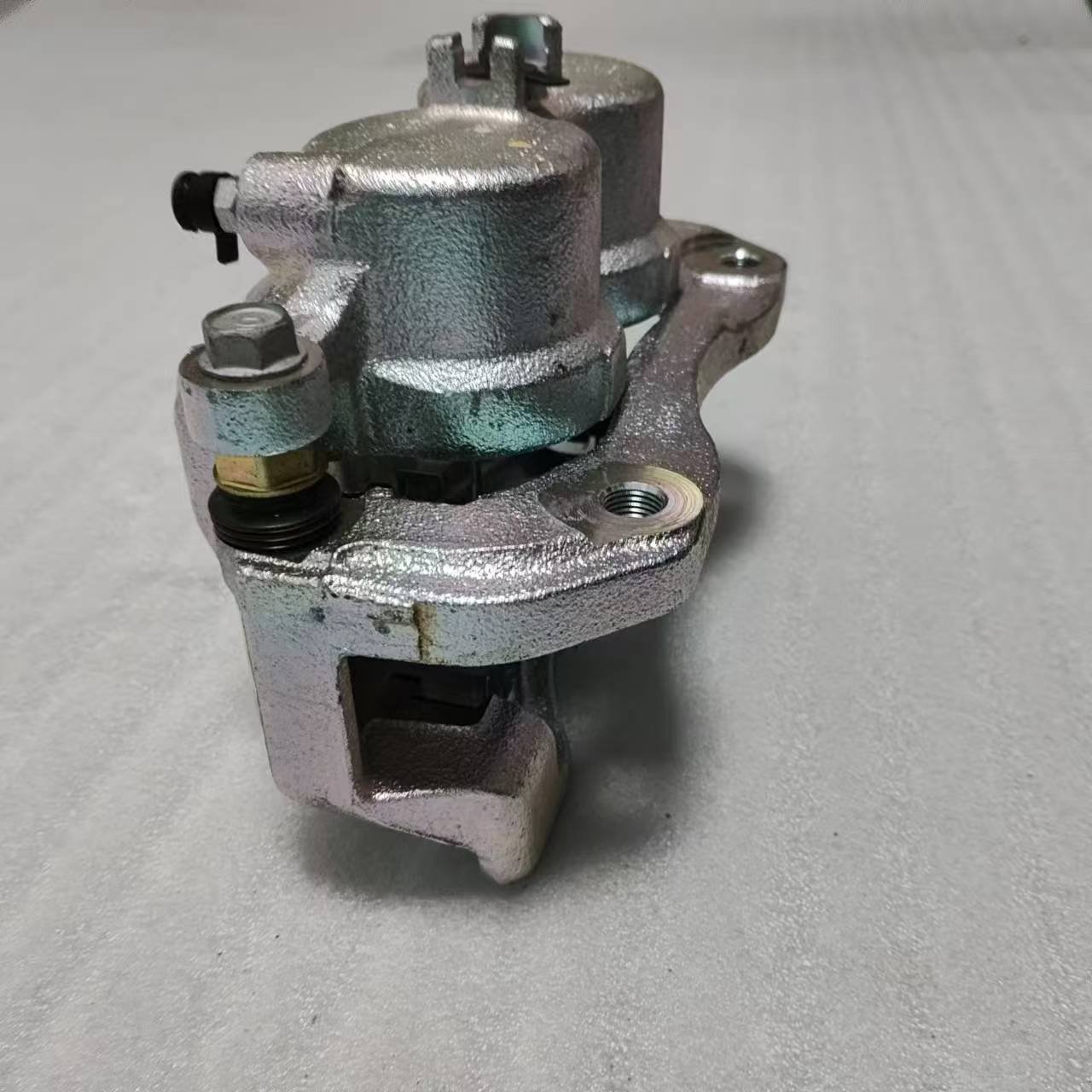SSANGYONG CALIPER ASSY-BRAKE FRT-LH 4811036100 for G4 REXTON