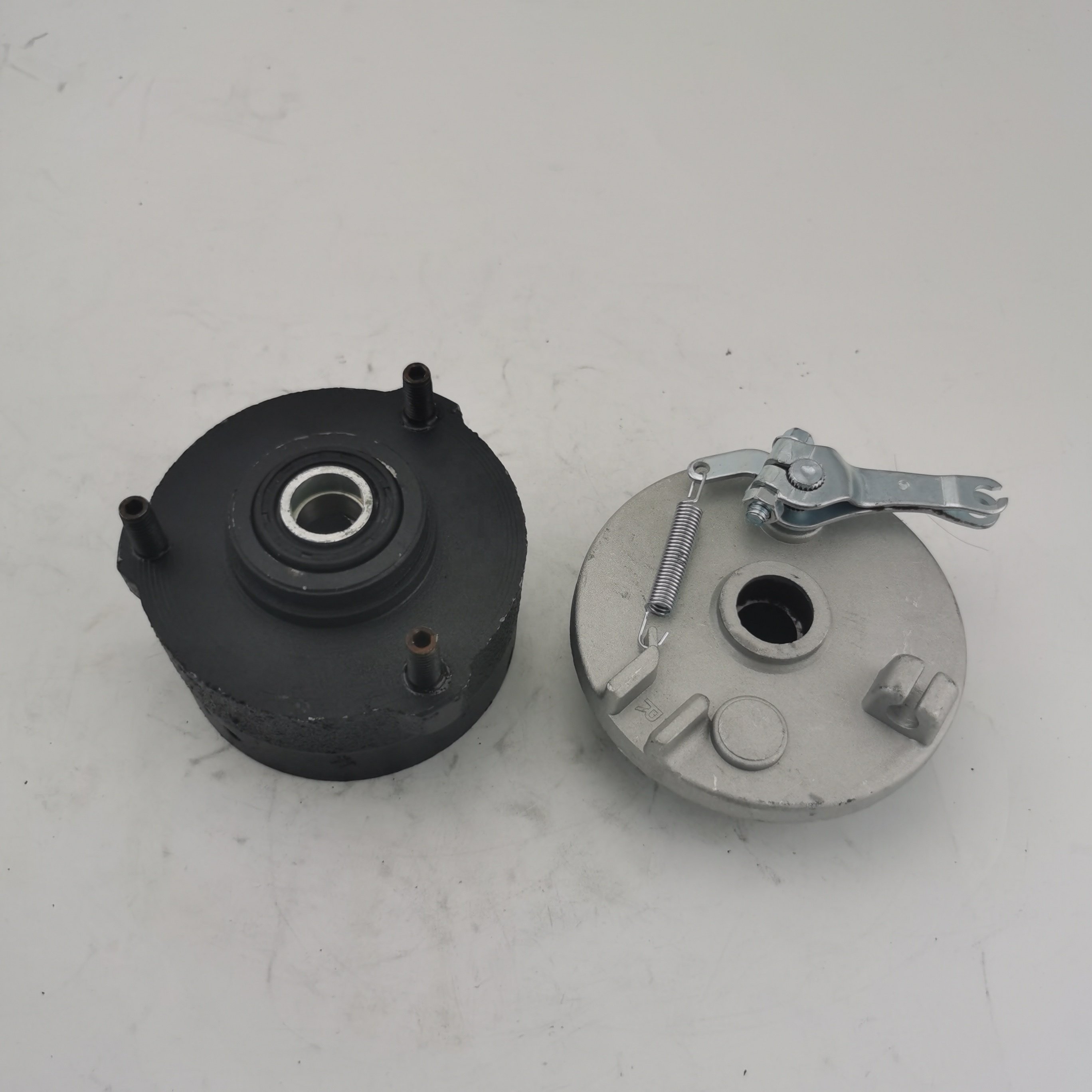 ESUM 3 Hole Front Right & Left Brake Drum with Brake Shoes Wheel Hub for 50cc- 110cc ATV 4 Wheeler Go Karts Parts