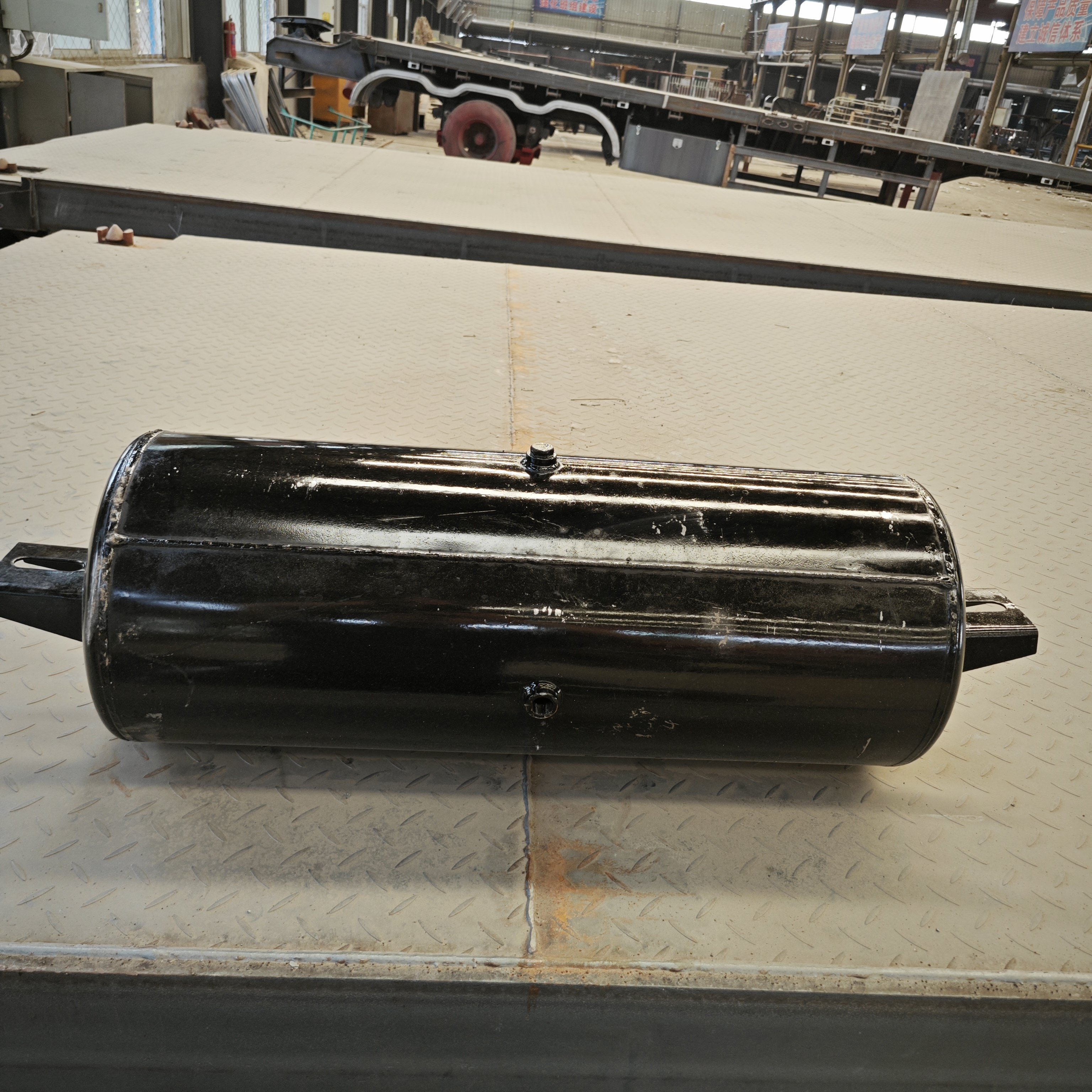 High Quality 40L-80L IronTank Air Reservoir Air Tank Factory Supplied Heavy Duty Semi Trailer Truck Parts
