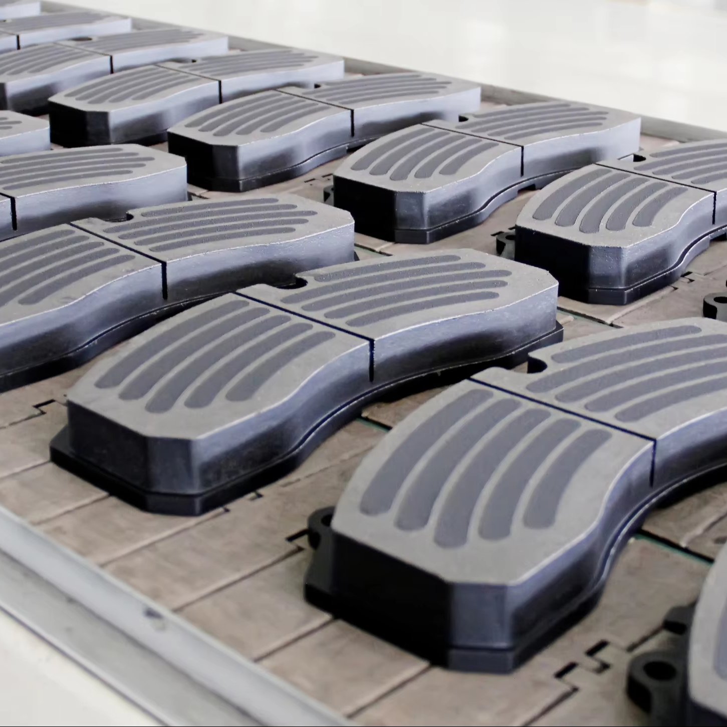 WVA29137 After Market OEM Commercial Vehicle Brake Pads Organic Based Front and Rear Truck Brake Linings Shoes for VOLVO