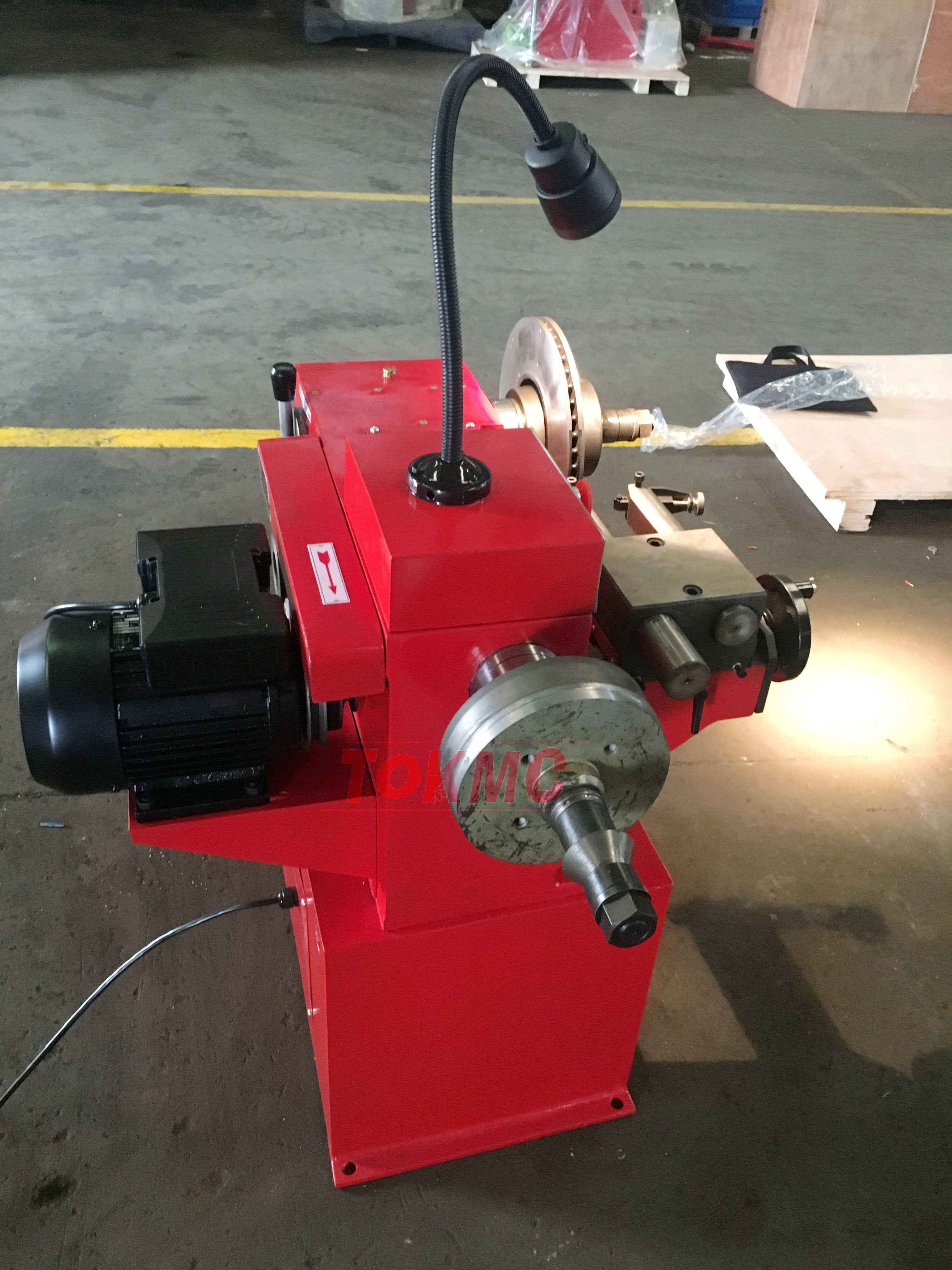 Disc Drum Brake Lathe Machine 102-400mm 180-450mm China Tokmc 12