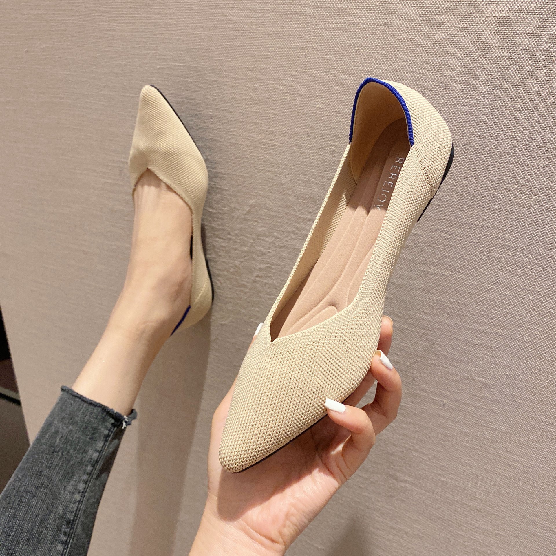 2023 Casual Comfortable Fashion Walking Shoes