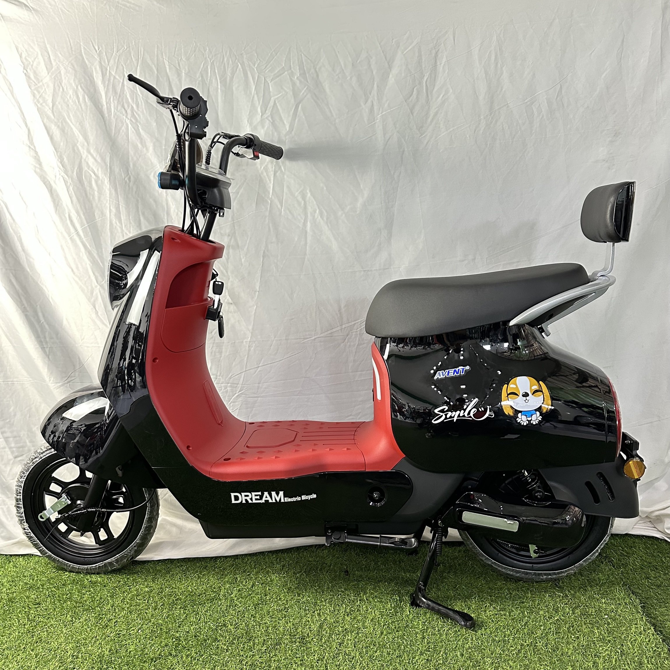 Top Sale Electric Bike with Fat Tire Various Colors Large Capacity Basket Simulation Leather Saddle Quite Motor Electric Bike