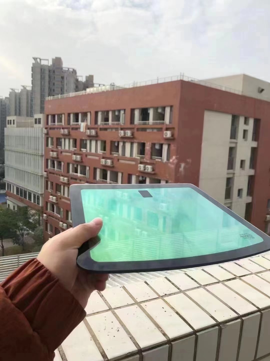 Hot Selling Chameleon Window Tint 1.52X30M UVR99% IRR90% Nano Ceramic Film Nice Colors