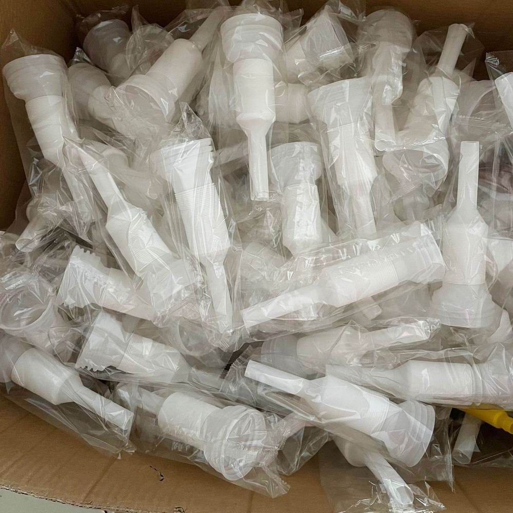 Flexible Filling Spout for Adblue Distribution Detachable Pouring Nozzle