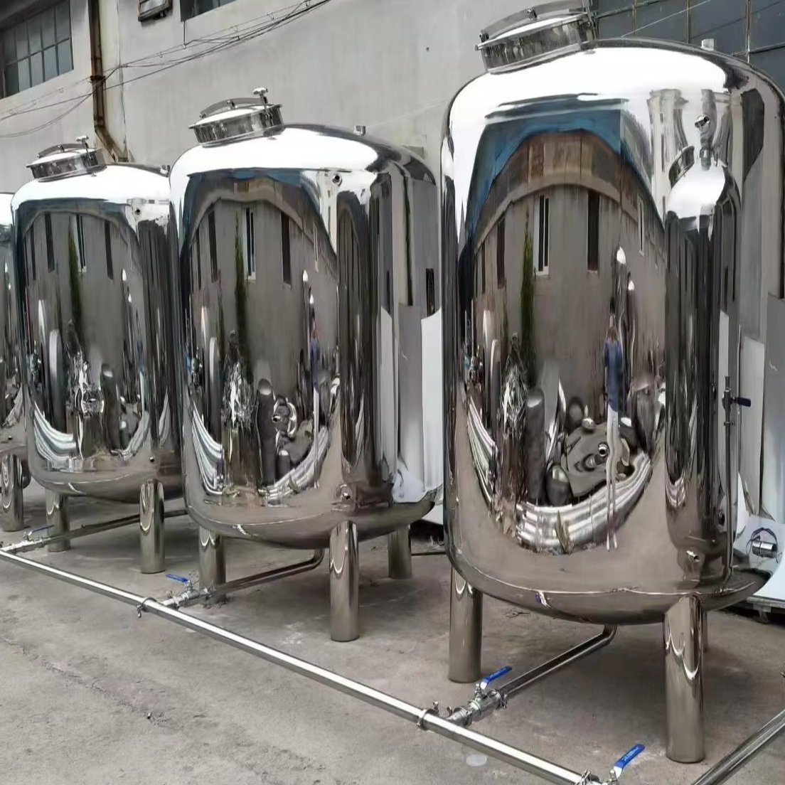 Factory-Priced Spherical Storage Tank with High Pressure Vessel Core Components Water Milk Oil Farm Industries Pump Applications