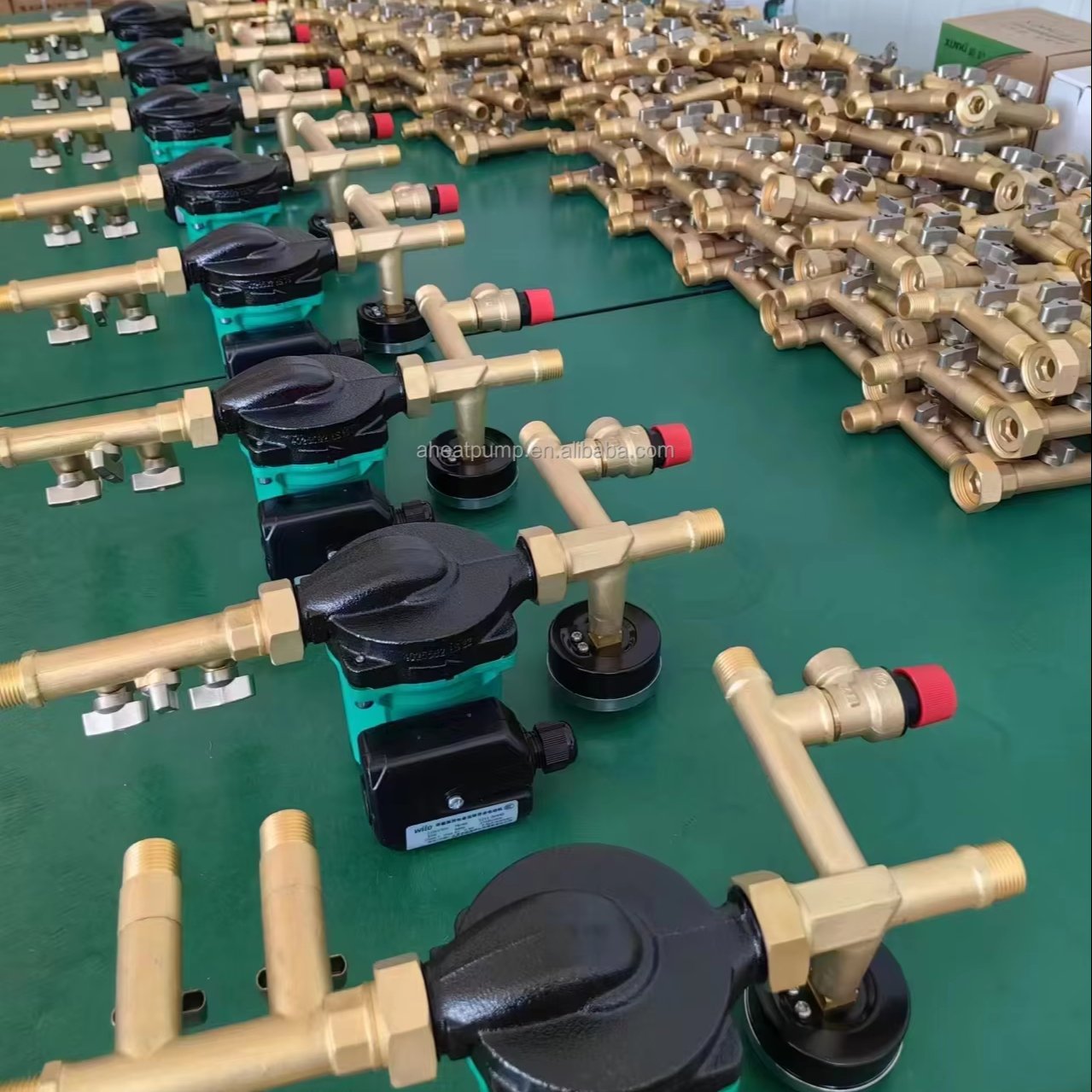 6M Head 57L/M Flow 93W Smart Operate System 8L Expansion Tank Antifreeze WILO Water Heating Pump Station Set Solar Collector