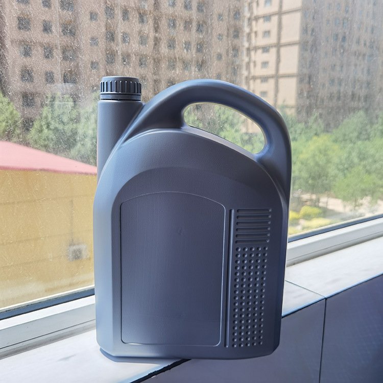 Factory Wholesale 1L round Plastic Oil Jug 4L Antifreeze Bucket with Screen Printing for Lubricating Oil Storage