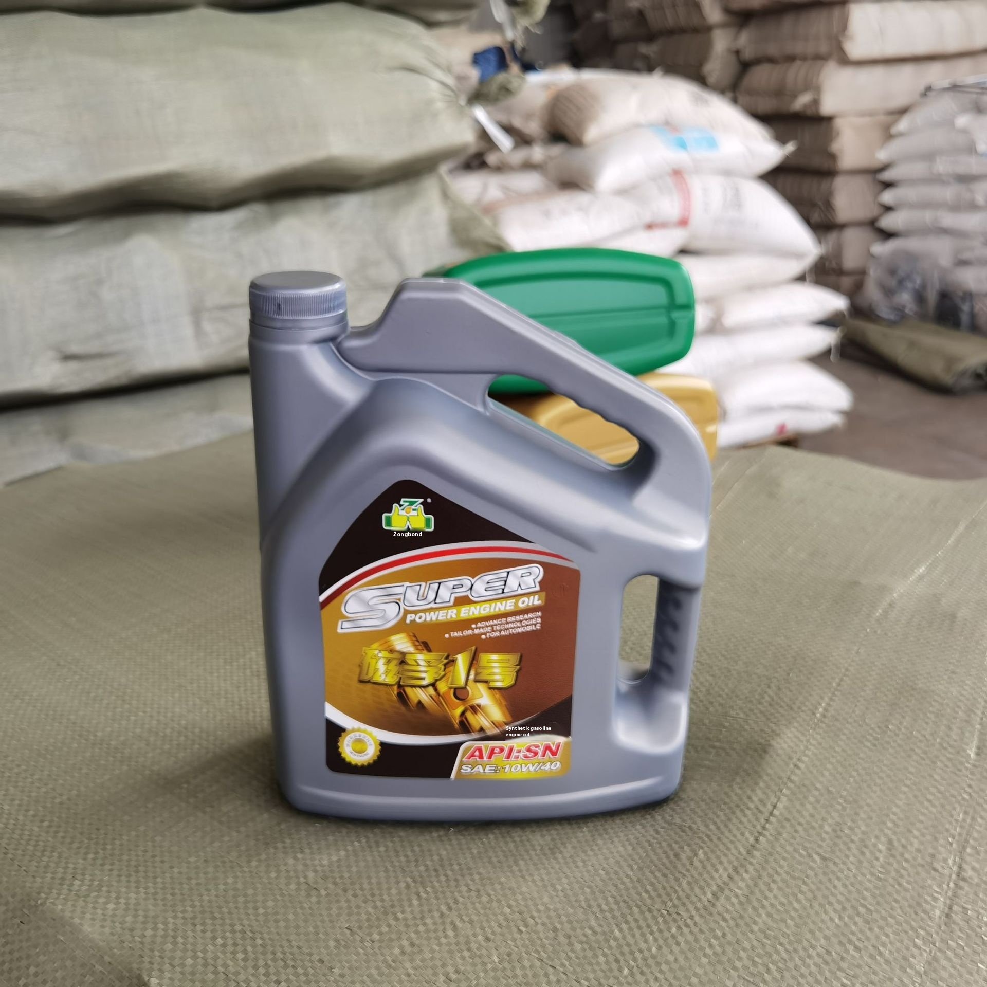 Wholesale 4L Antifreeze and Lubricating Oil Bottle With Round Shape Screw Cap Screen Printed Surface Source From Manufacturers