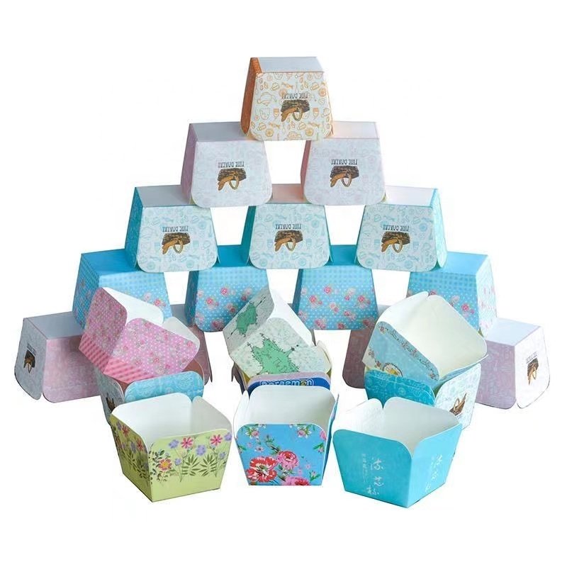 Hot Square Film Coating Greaseproof Paper Cake Cups Decoration Tray Paper Baking Cupcake Wrapper Liner for Party