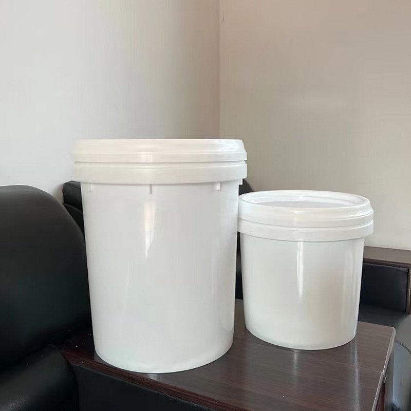 20-Liter Plastic Bucket With Antifreeze Seal Factory Wholesale White Solid Paint Bucket Wall Sealing Lubricating Oil Food Use