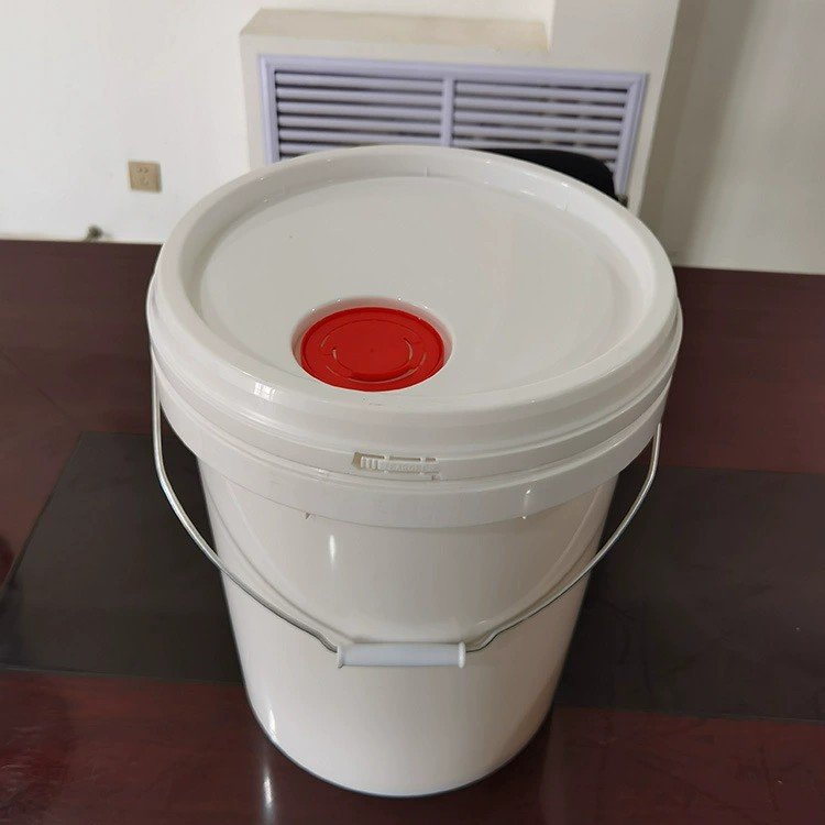 20-Liter Plastic Bucket With Antifreeze Seal Factory Wholesale White Solid Paint Bucket Wall Sealing Lubricating Oil Food Use