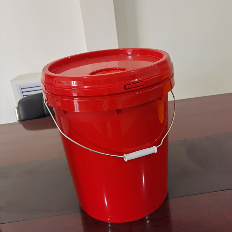 20-Liter Plastic Bucket With Antifreeze Seal Factory Wholesale White Solid Paint Bucket Wall Sealing Lubricating Oil Food Use