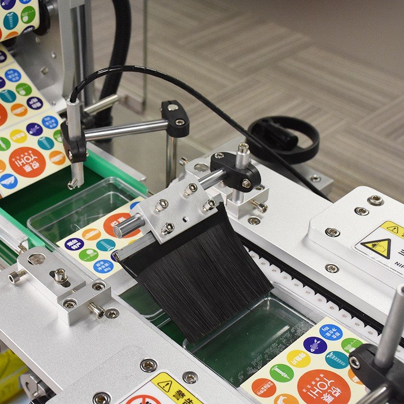 Hot sale top and bottom double-sided labeling machine for Vacuum rice self-adhesive packagingand lunch box packaging labeling