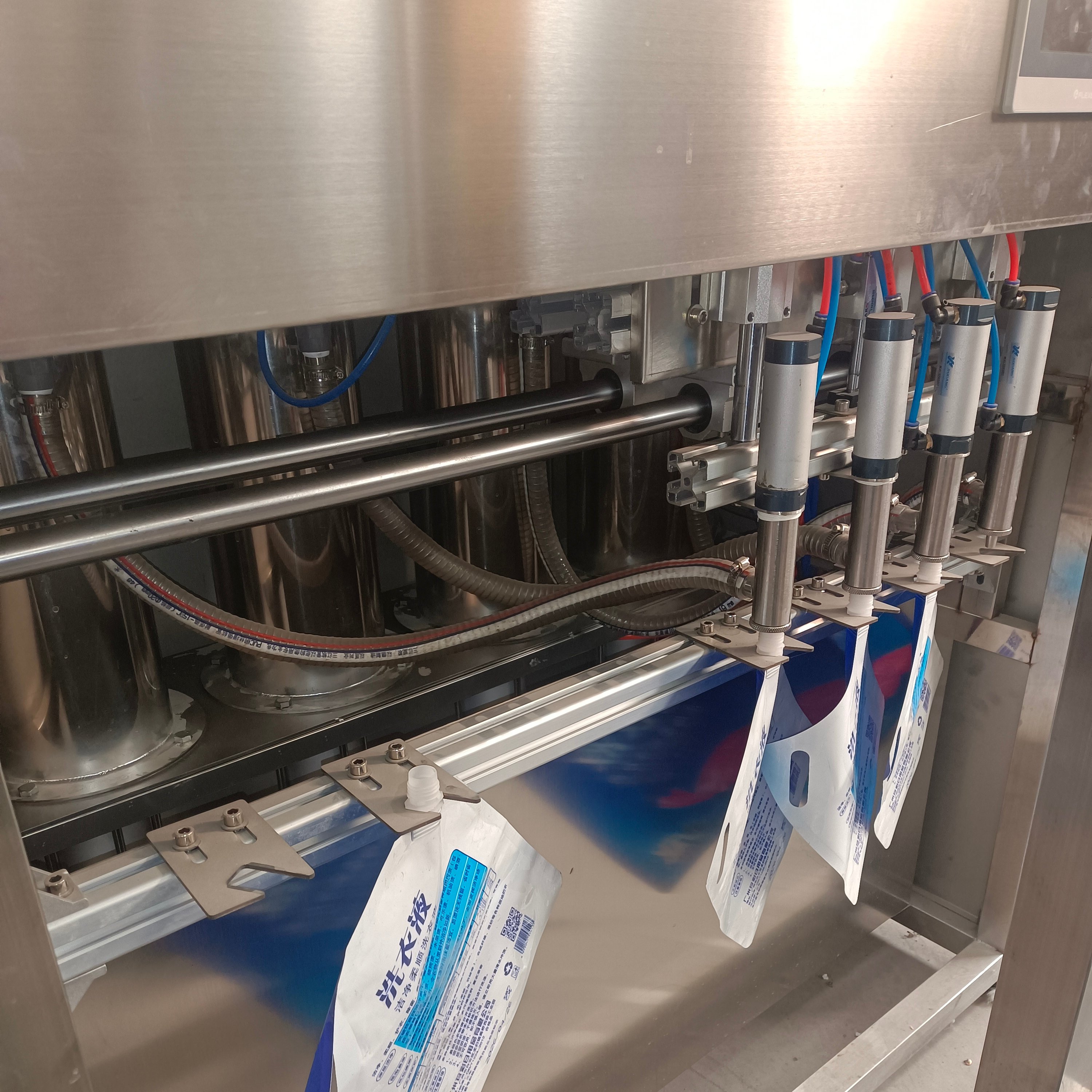 Energy Saving High Speed Automatic Spout Pouch Filling & Capping Machine for Juice and Paste for Plastic Doypack Packaging