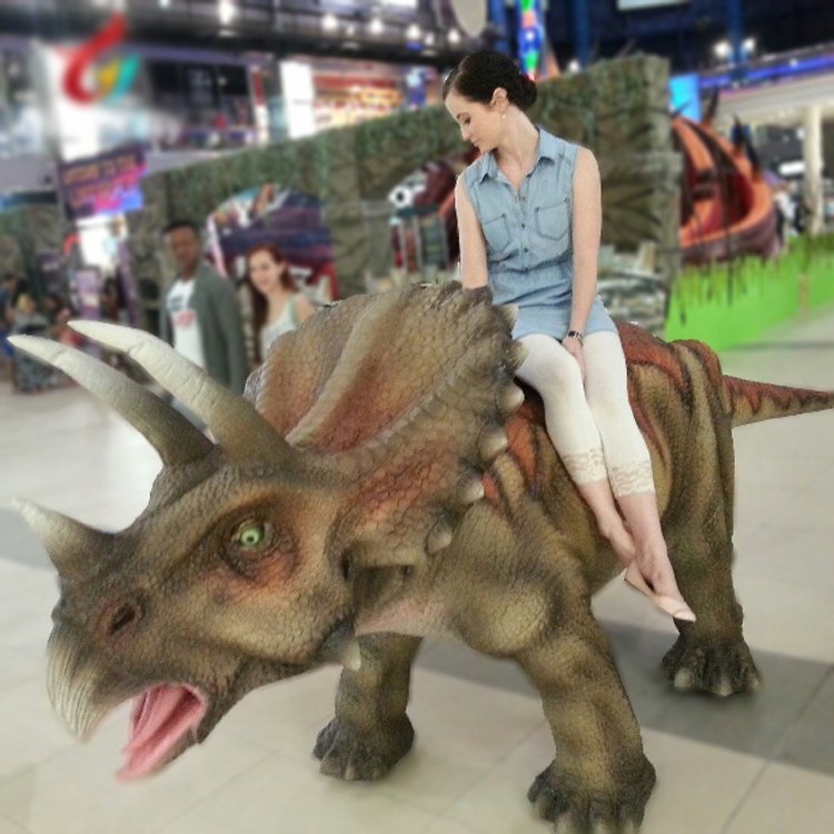 2025 Lifelike Walking Robotic Animatronic Dinosaur Ride for Amusement Park