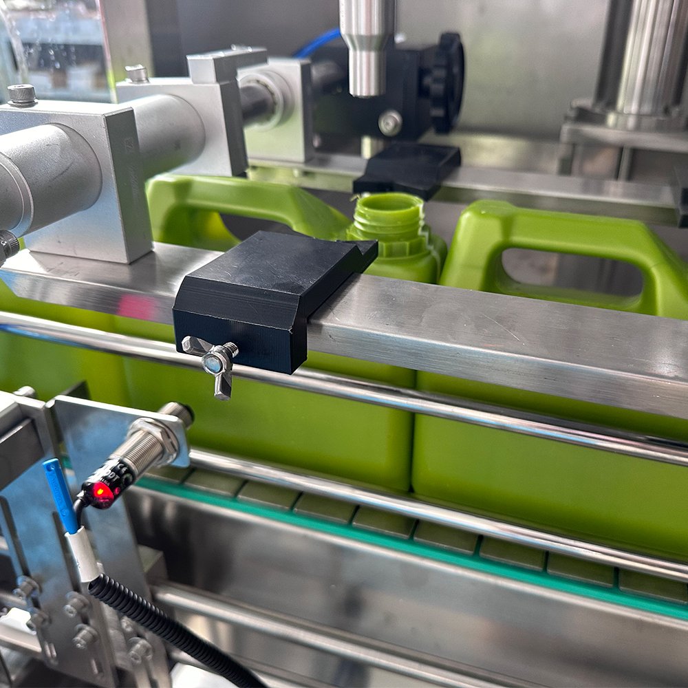 Automatic Motor Oil Filling Machine Manufacturer