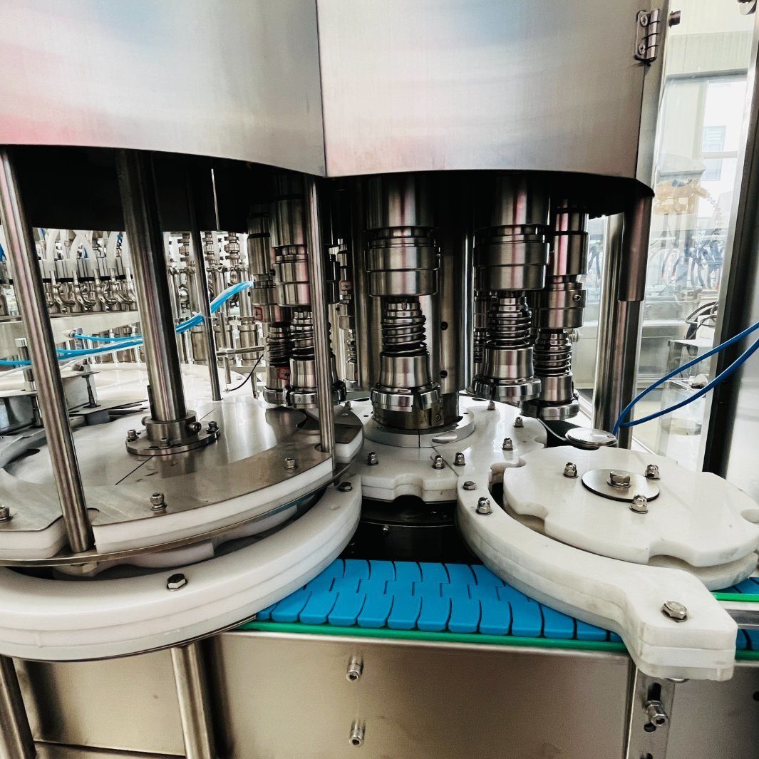 Fully Automatic Antifreeze Liquid Filling Machine Adblue Bottling Machine Liquid Fertilizer Packaging Machine