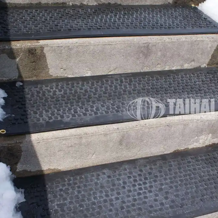 China Manufacturer Rubber Snow Melting Mat for Outdoor Walkway and Driveway