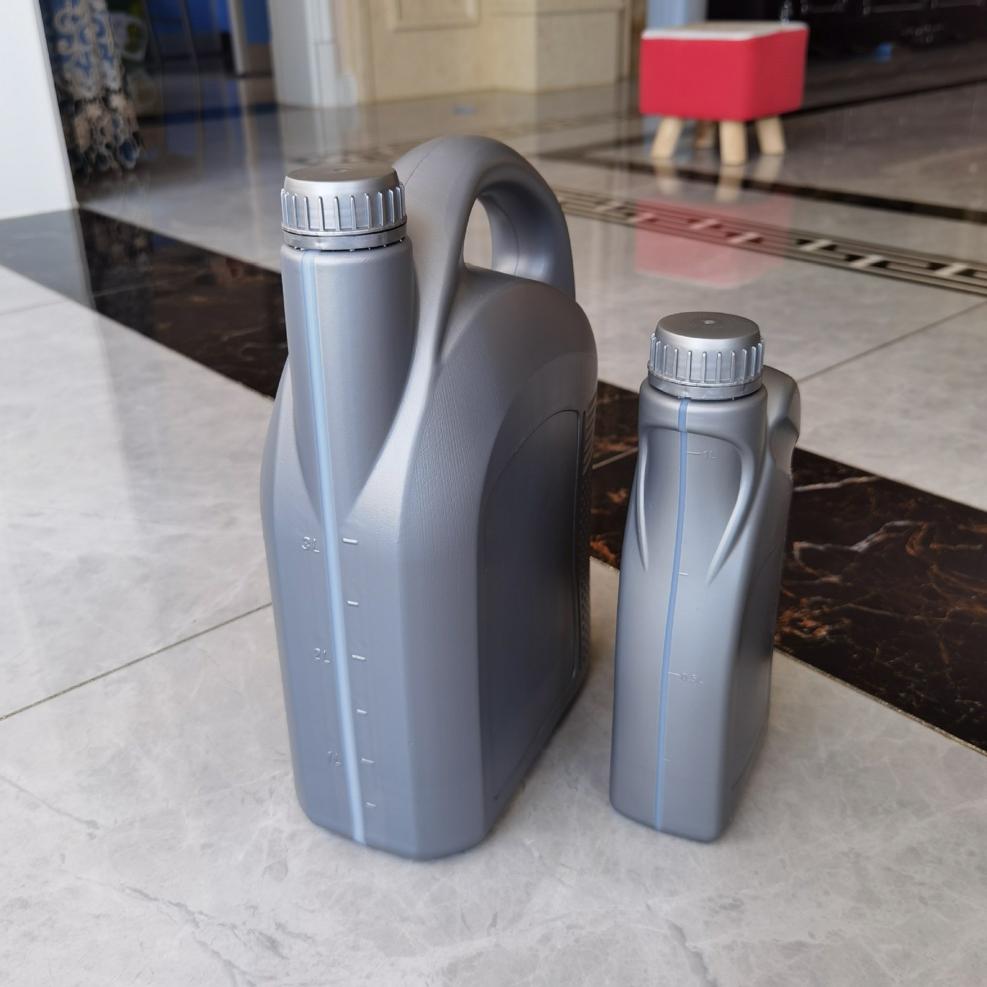Hebei Manufacturers Supply 4L/1L Round Plastic Pet Pots Thickened Antifreeze Oil Barrels With Seal 4L Plastic Packaging Barrels