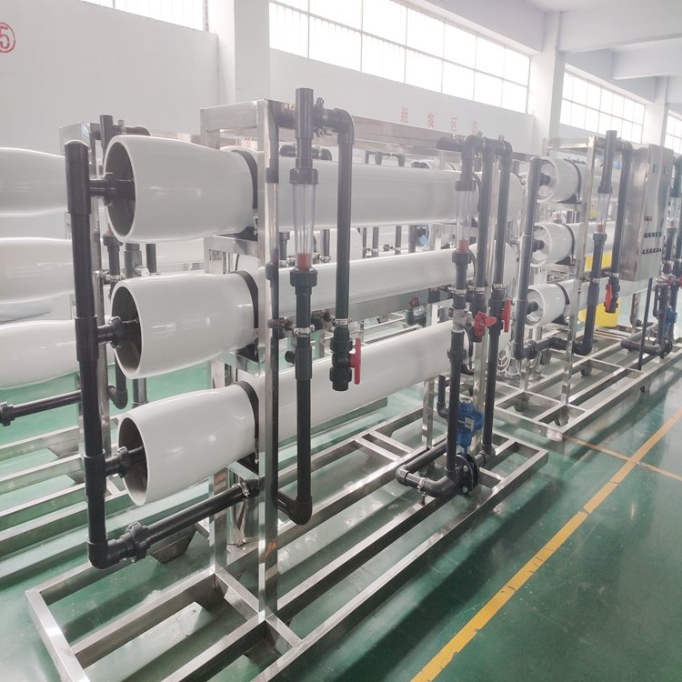 Chemical Machinery & Equipment 5-50L Liquid Glass Water Automotive Antifreeze Detergent Line Weighing Liquid Filling Machine