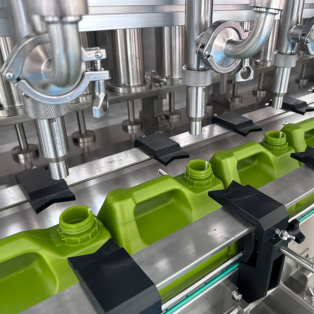 Automatic Engine Oil Lubricant Filling Machine