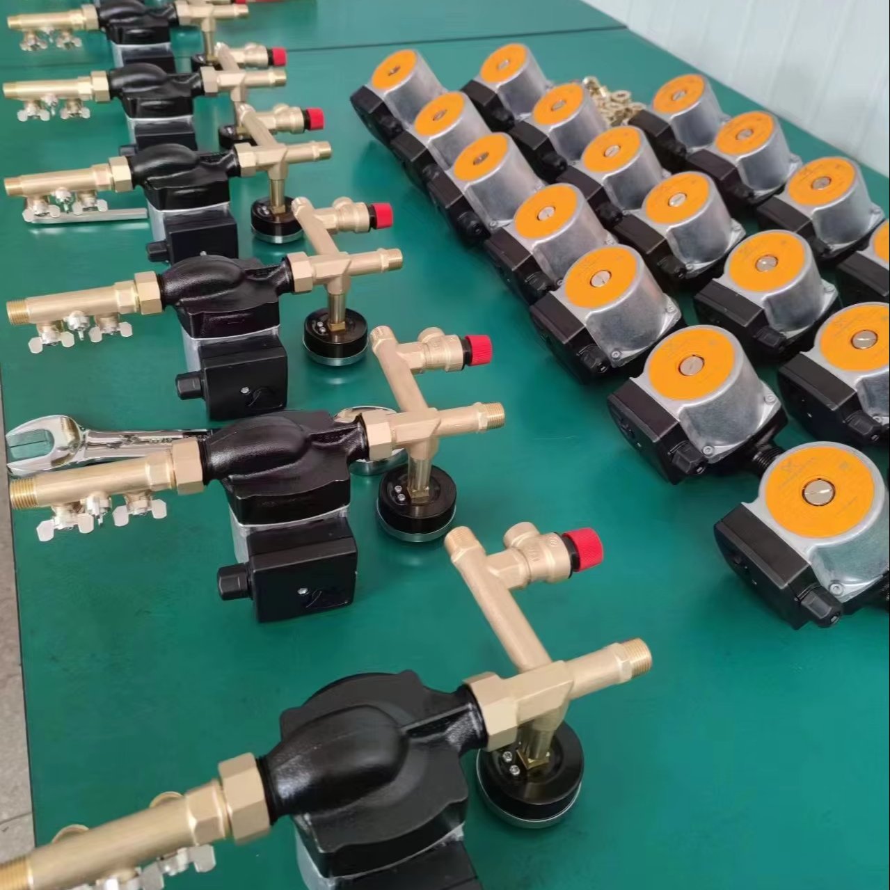 80W Head 6M Split Controller Expansion Tank Antifreeze Solar Panel Collector GRANDFOS Hot Water Heater Circulation Pump Station