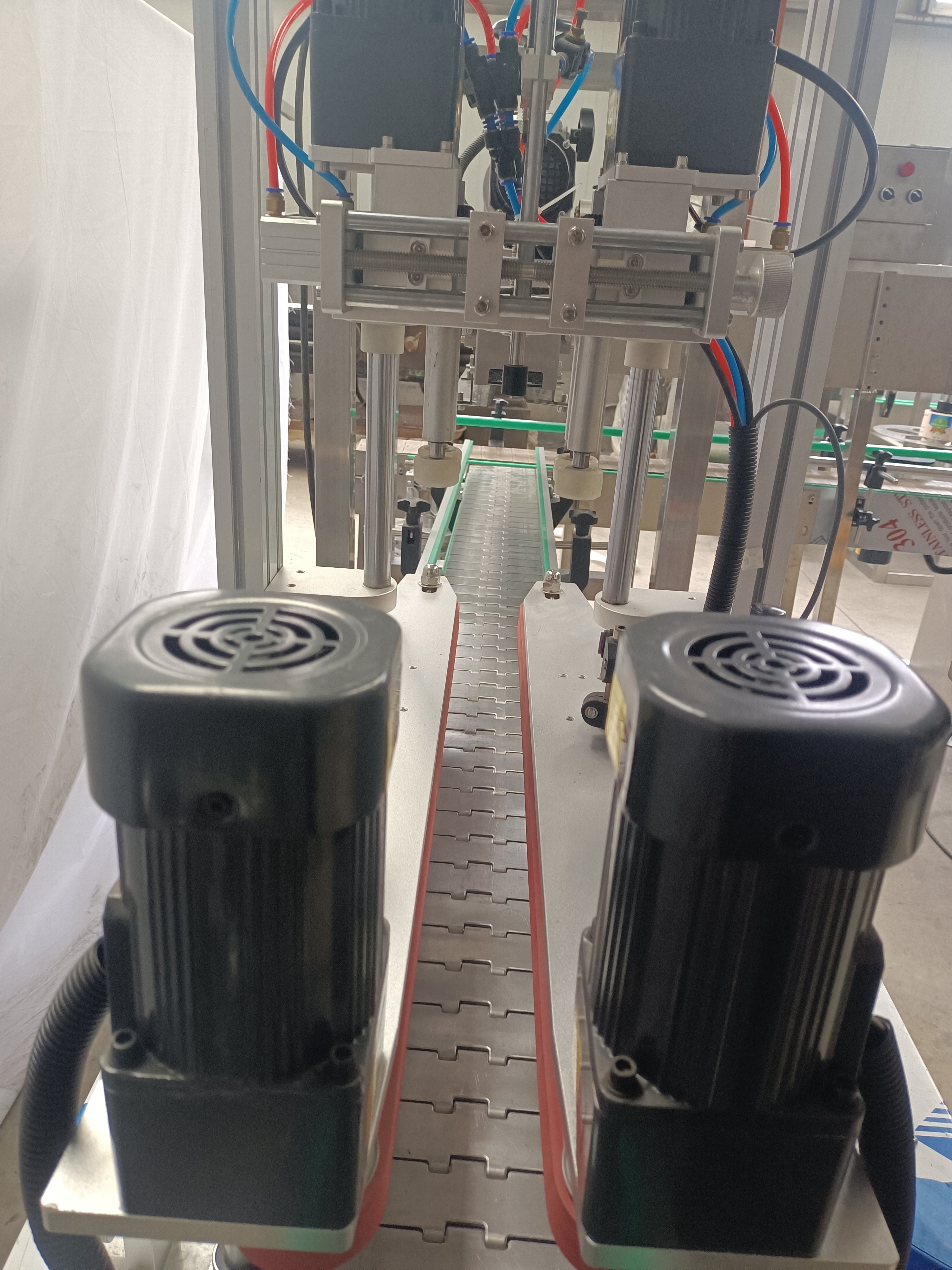 Hot Sale New Product Leak-Proof Clamp Bottle Sealer for Beverage Industry Cans Bags Pouches Cartons Wood Barrels Cups Packaging