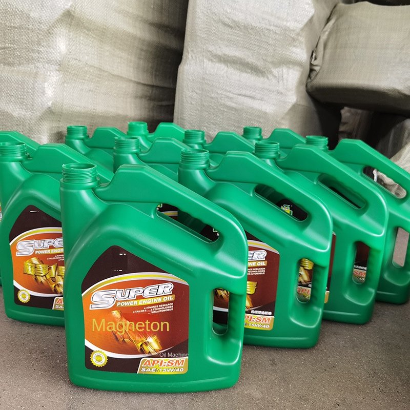 Wholesale 4 Liter Antifreeze Barrel with Double Handle Factory-in-stock 4L Sealed Plastic Square Shape Thickened 4L Oil Barrel