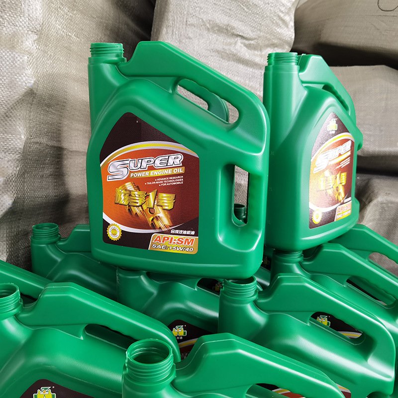 Wholesale 4 Liter Antifreeze Barrel with Double Handle Factory-in-stock 4L Sealed Plastic Square Shape Thickened 4L Oil Barrel