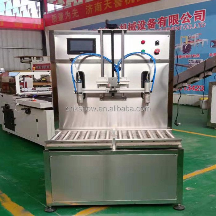 High Efficiency Semi Automatic 5-50L Bottle 2 Filling Heads Engine Oil Filling Machine